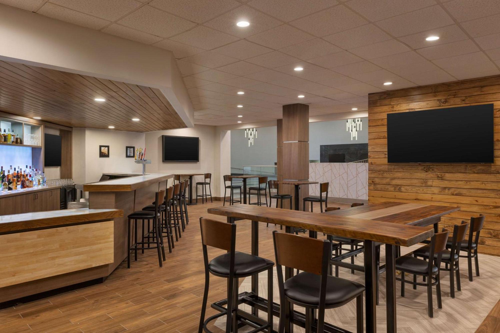 Doubletree By Hilton Fort Worth South Экстерьер фото