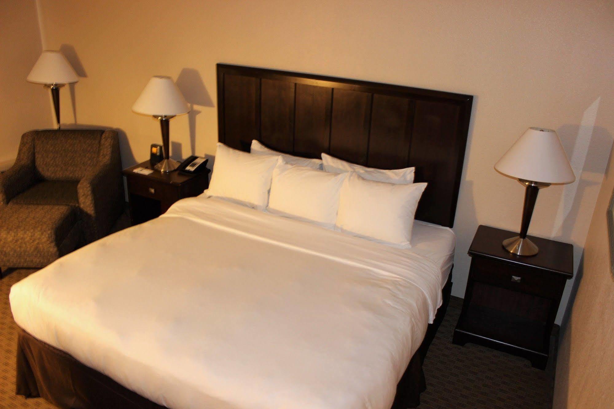 Doubletree By Hilton Fort Worth South Экстерьер фото