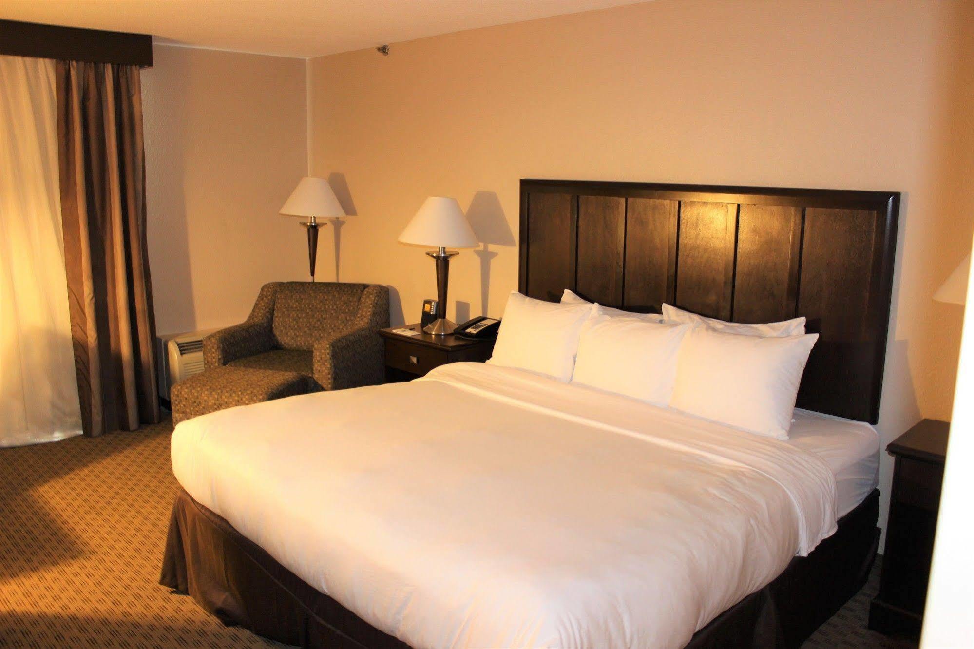 Doubletree By Hilton Fort Worth South Экстерьер фото